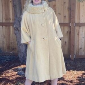 1960s LILLI ANN Tisse a Paris Vintage Fur Collar Full Swing Wool Coat Cream
